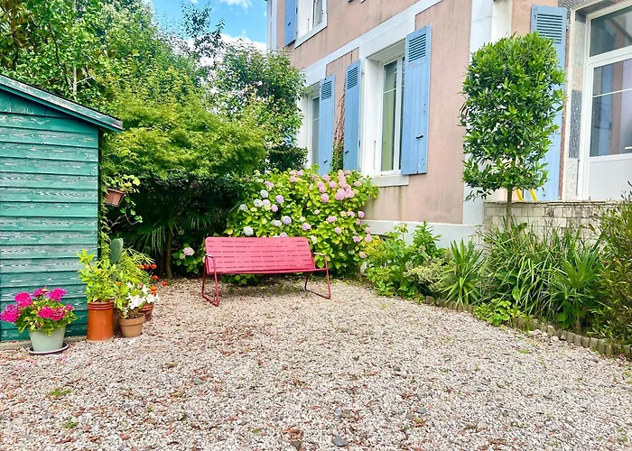 Petit Dans Maison Appartement *